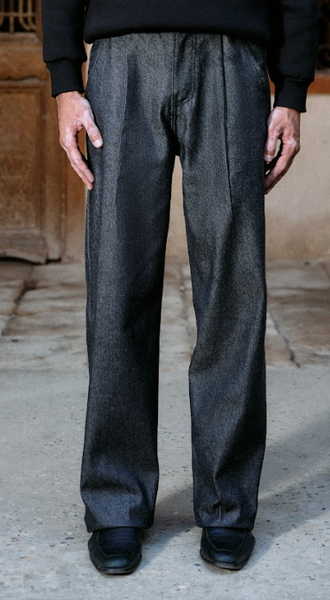 Raw_Black_Pleated_Jeans_grande